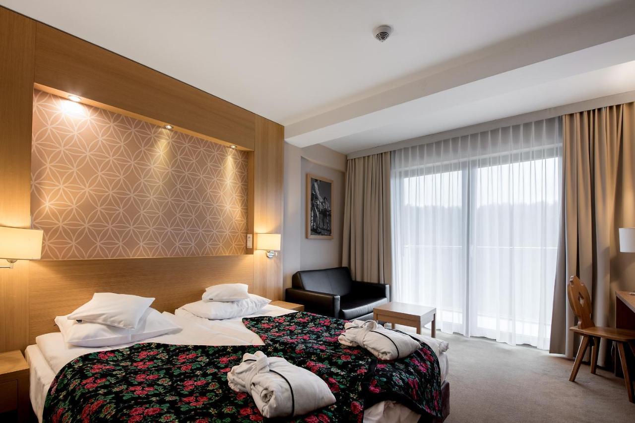 Hotel Bukovina บุโควินา ทัตซานสกา ภายนอก รูปภาพ