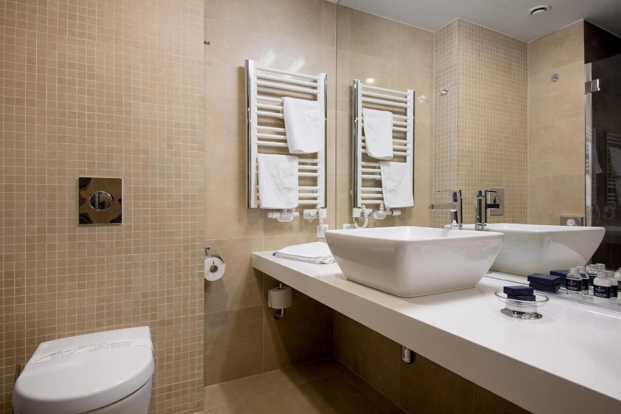 Hotel Bukovina บุโควินา ทัตซานสกา ภายนอก รูปภาพ