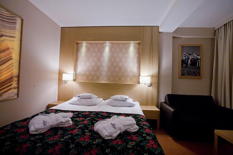 Hotel Bukovina บุโควินา ทัตซานสกา ภายนอก รูปภาพ