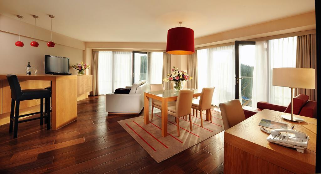 Hotel Bukovina บุโควินา ทัตซานสกา ภายนอก รูปภาพ